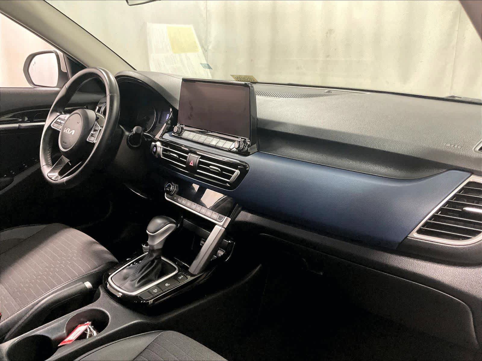 Used 2023 Kia Seltos S w/ Navigation Package AWD/4WD image 14
