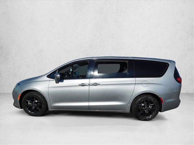 Used 2018 Chrysler Pacifica Touring Plus w/ S Appearance Package image 8
