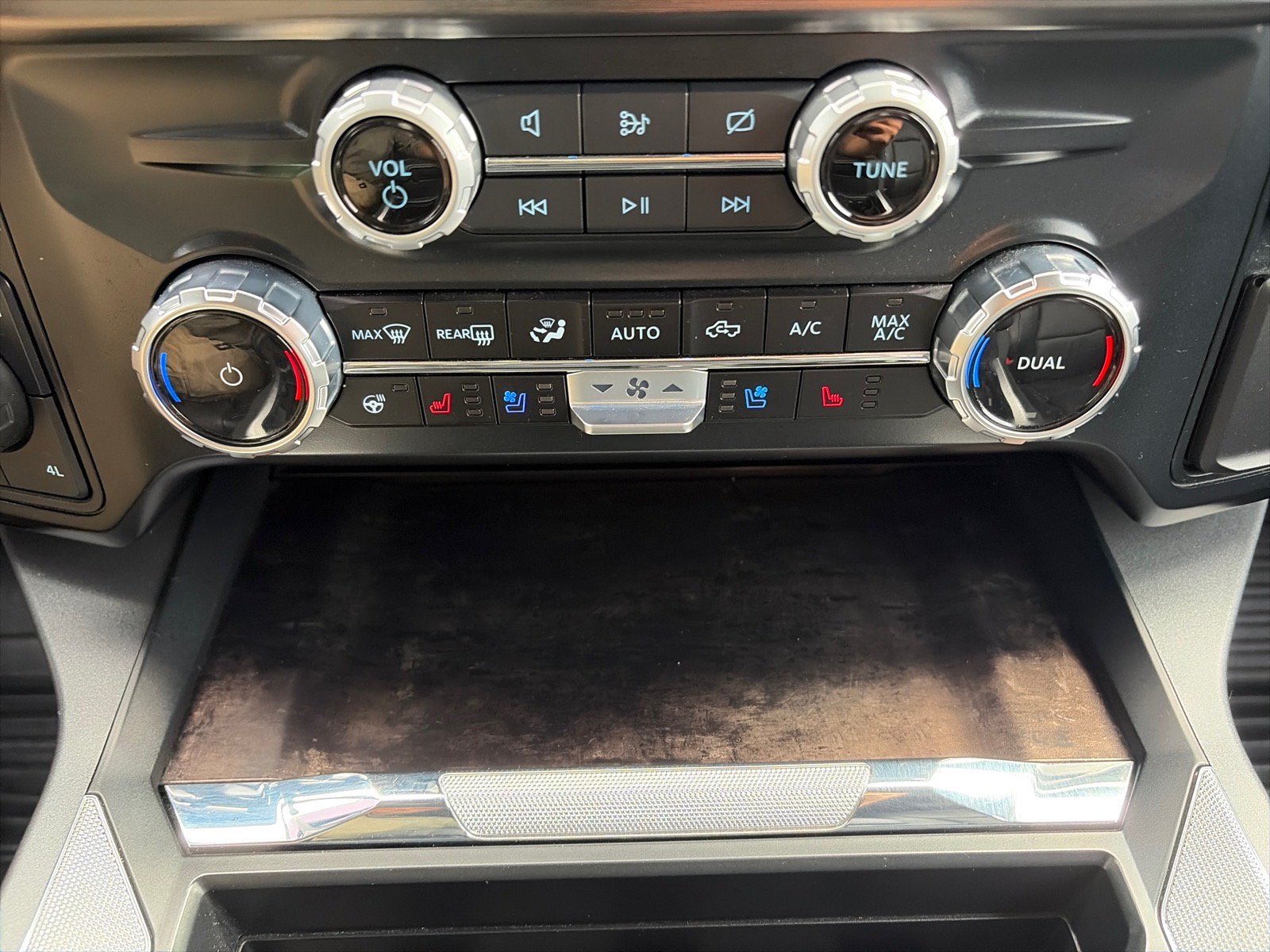 Used 2023 Ford F250 Lariat w/ Sport Appearance Package AWD/4WD image 21