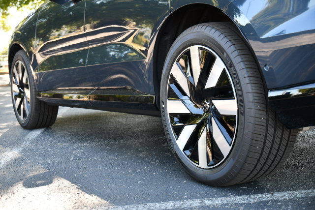 New 2026 Volvo EX90 Ultra AWD/4WD image 9
