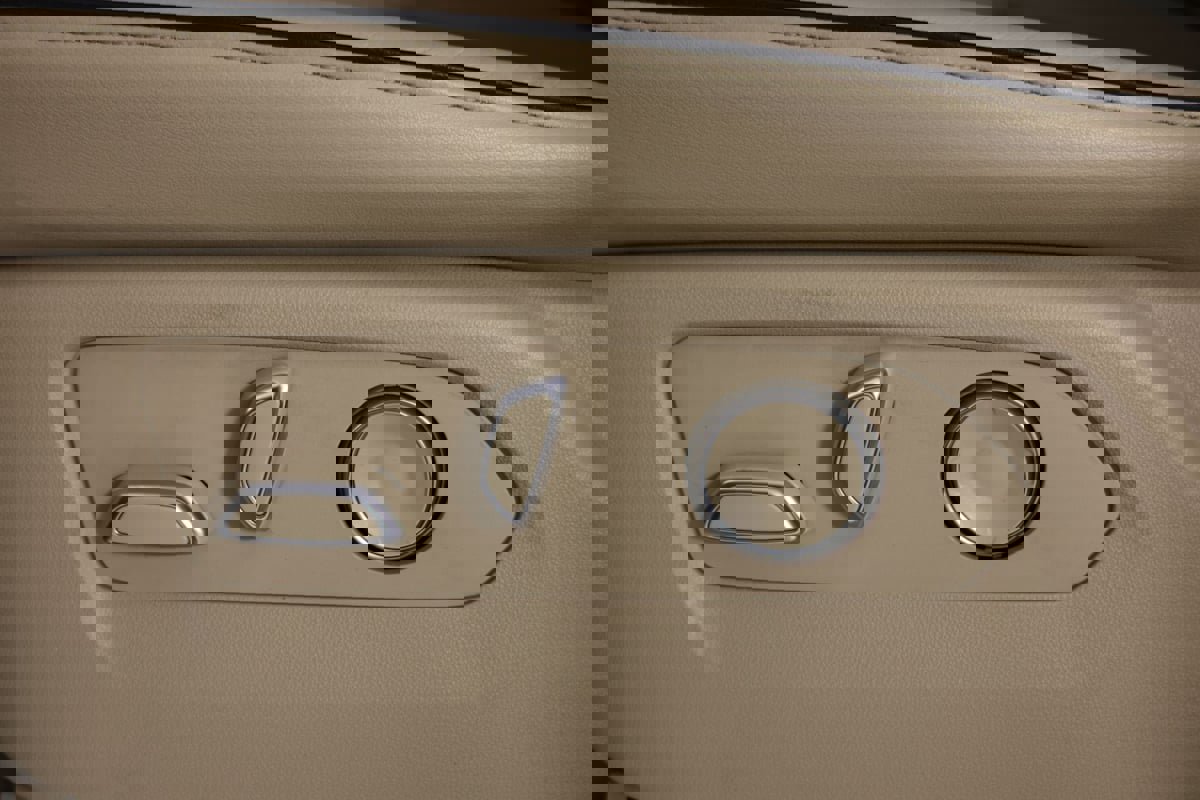 Used 2022 Cadillac Escalade ESV Premium Luxury w/ Performance Package image 23