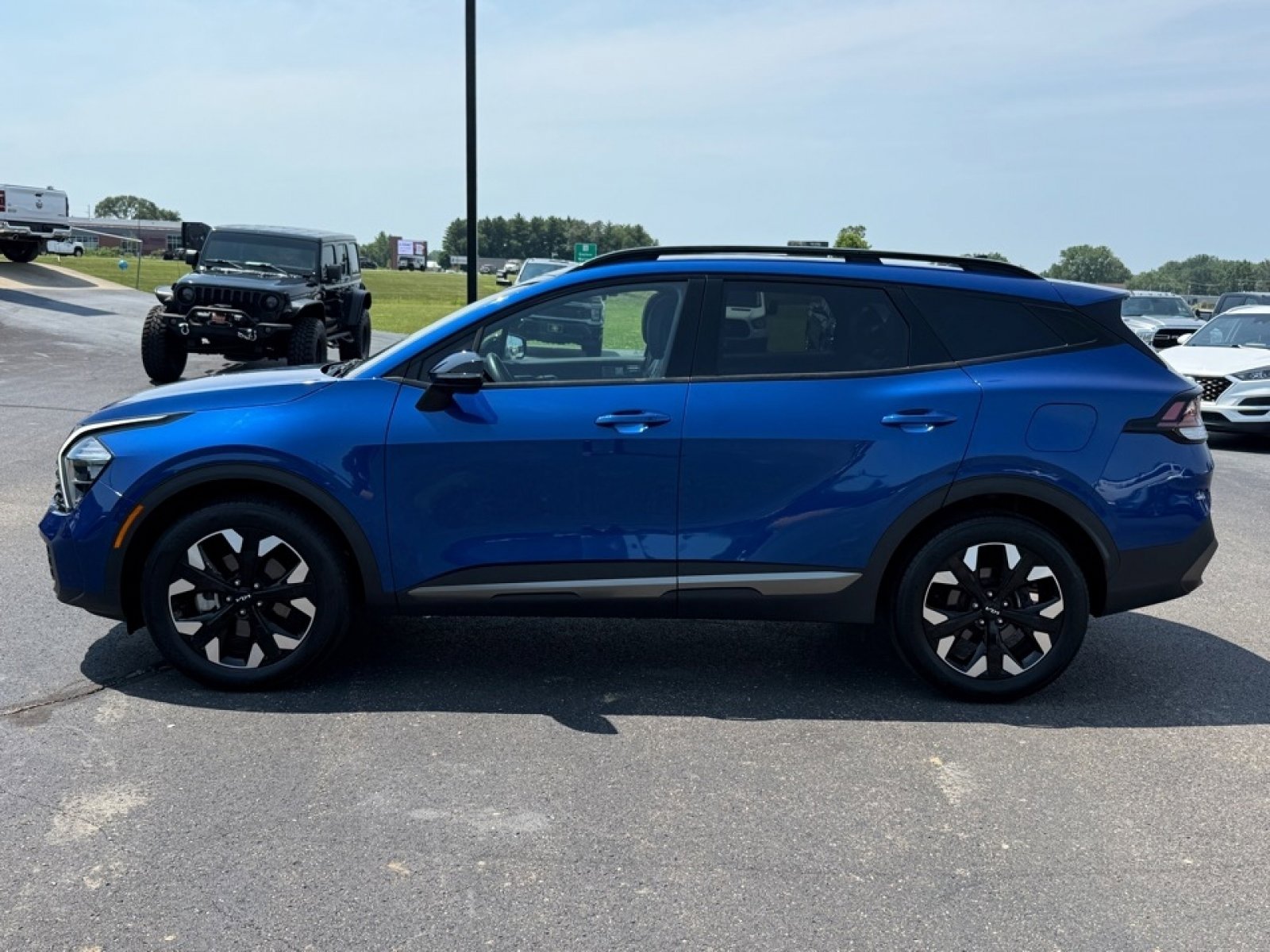 Used 2023 Kia Sportage X-Line w/ X-Line Premium Package image 5