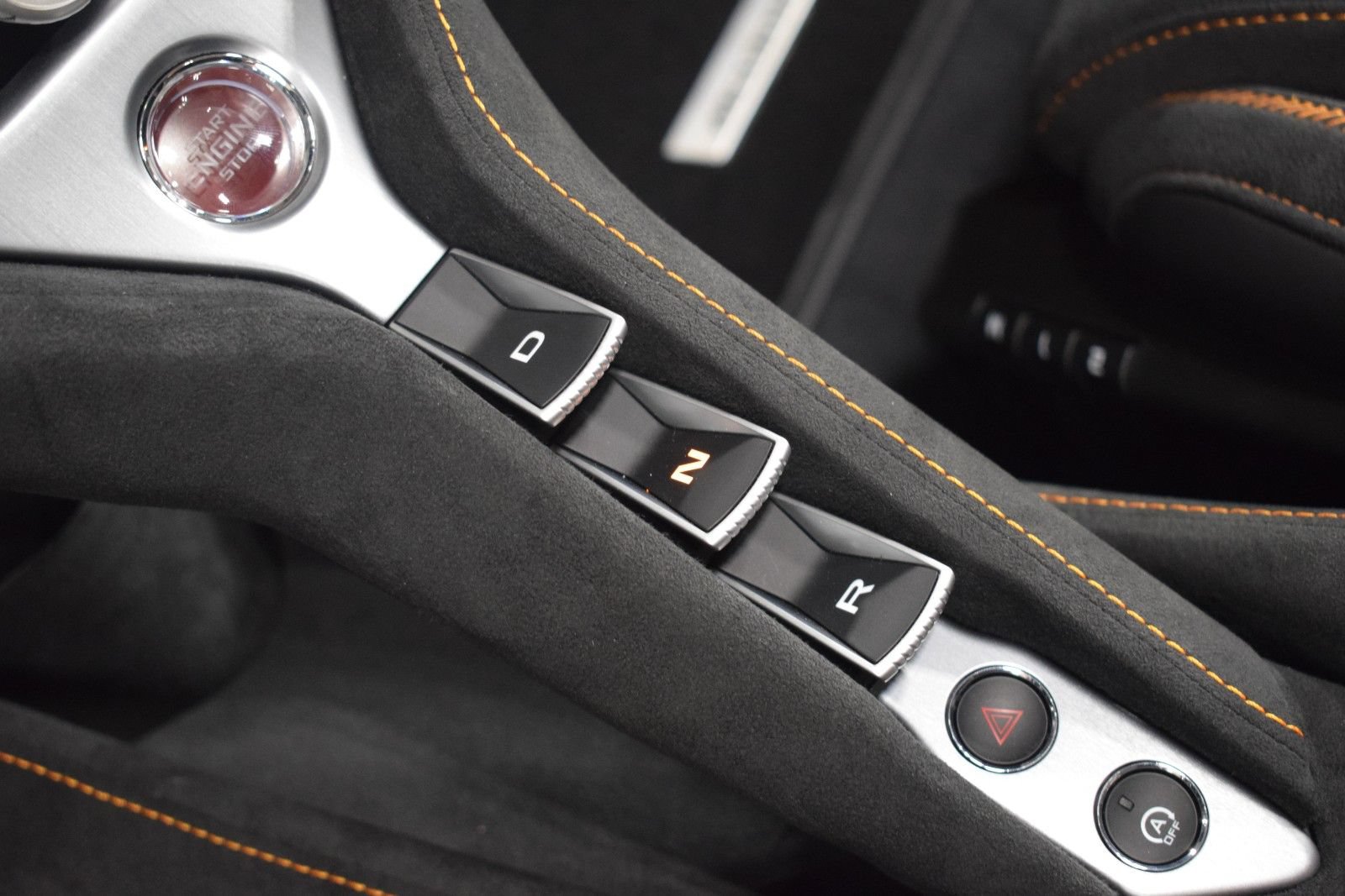 Used 2024 McLaren 750S Spider RWD image 33