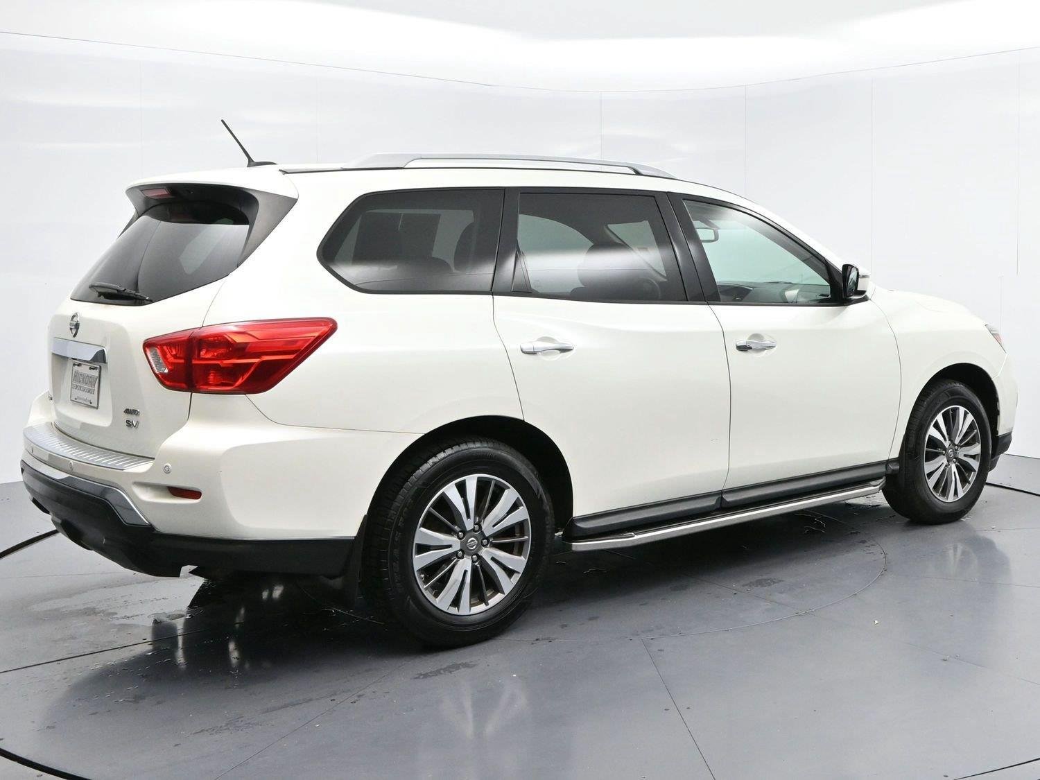 Used 2017 Nissan Pathfinder SV w/ SV Tech Package AWD/4WD image 7