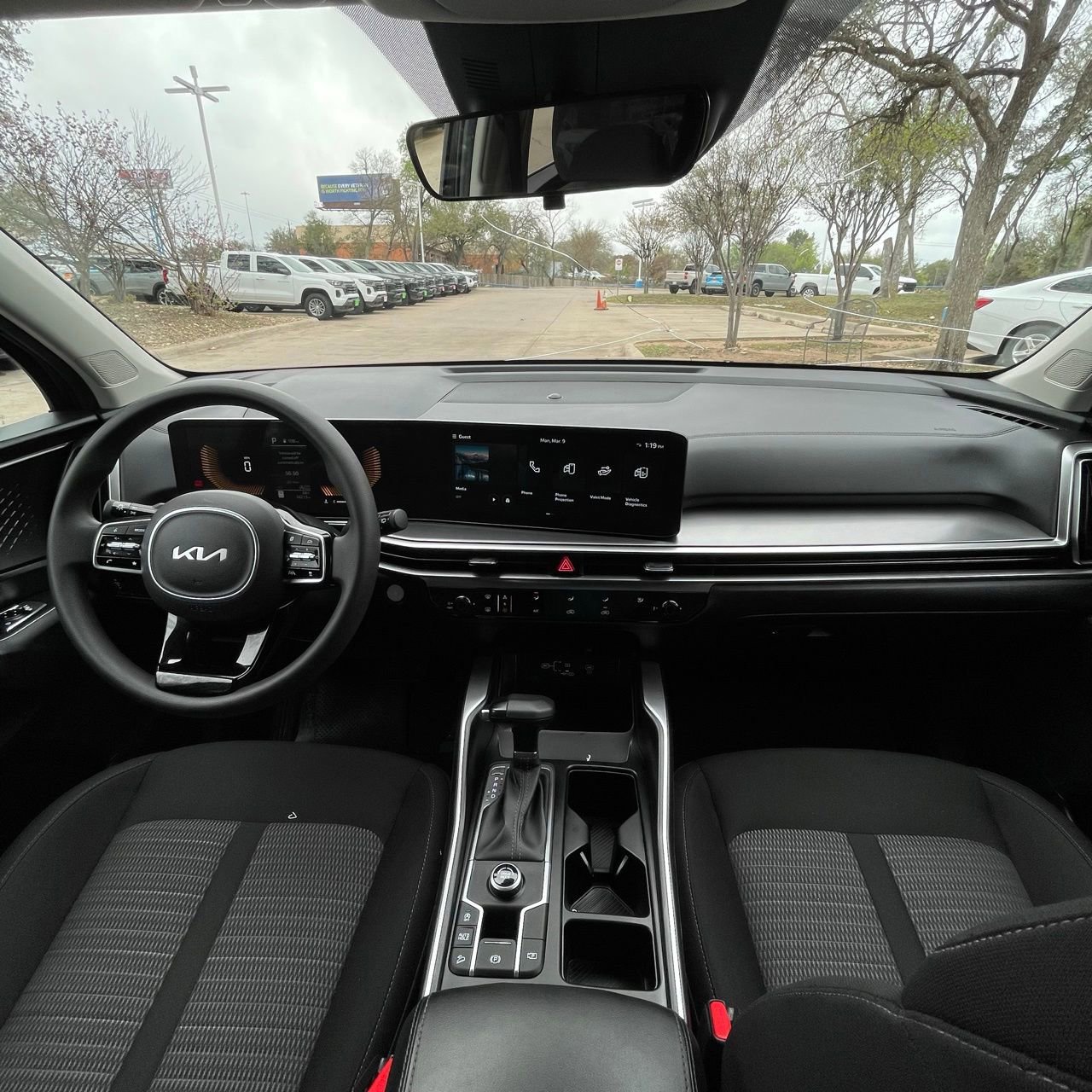 Used 2025 Kia Sorento LX image 10