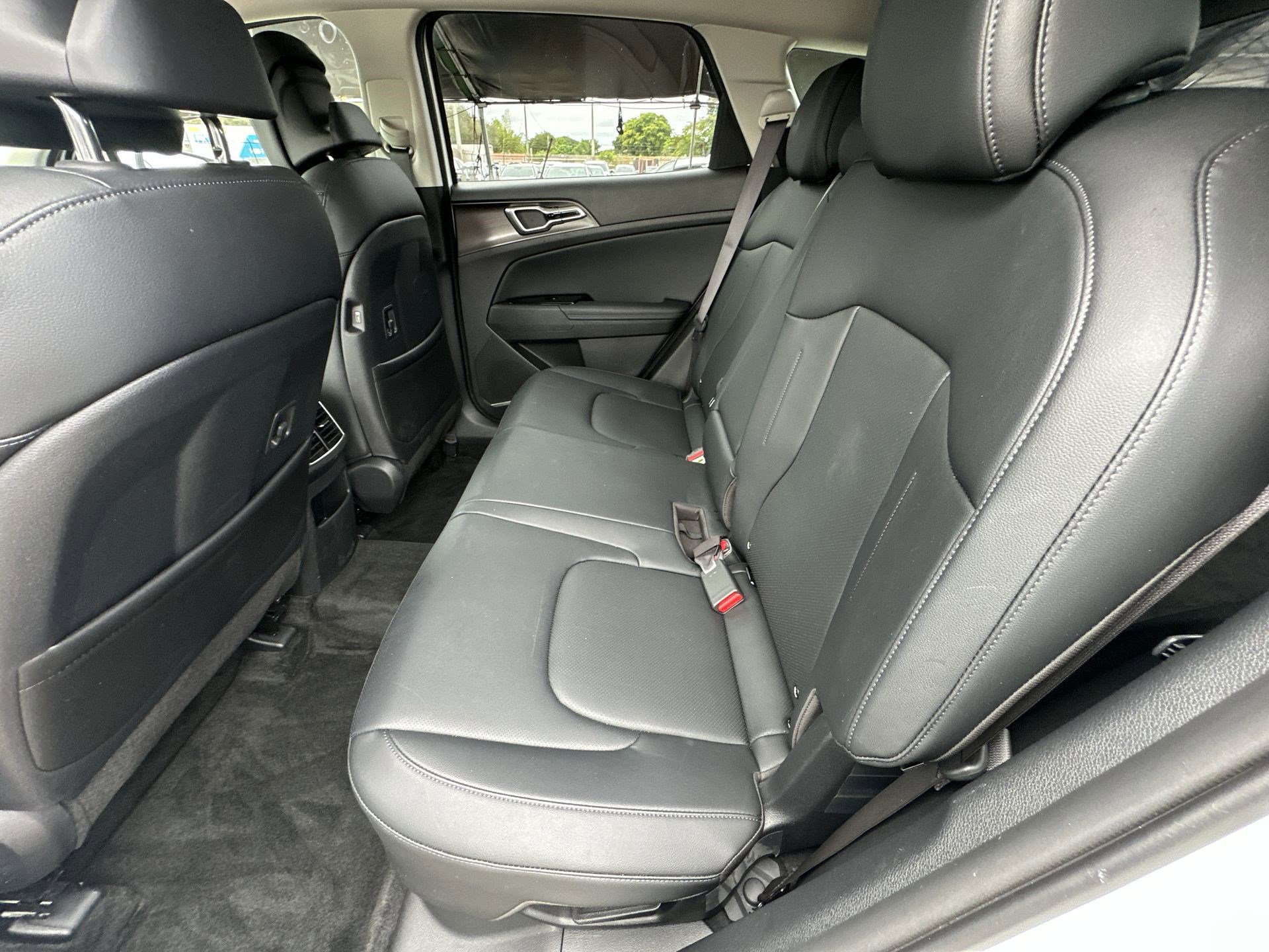 Used 2023 Kia Sportage EX image 27