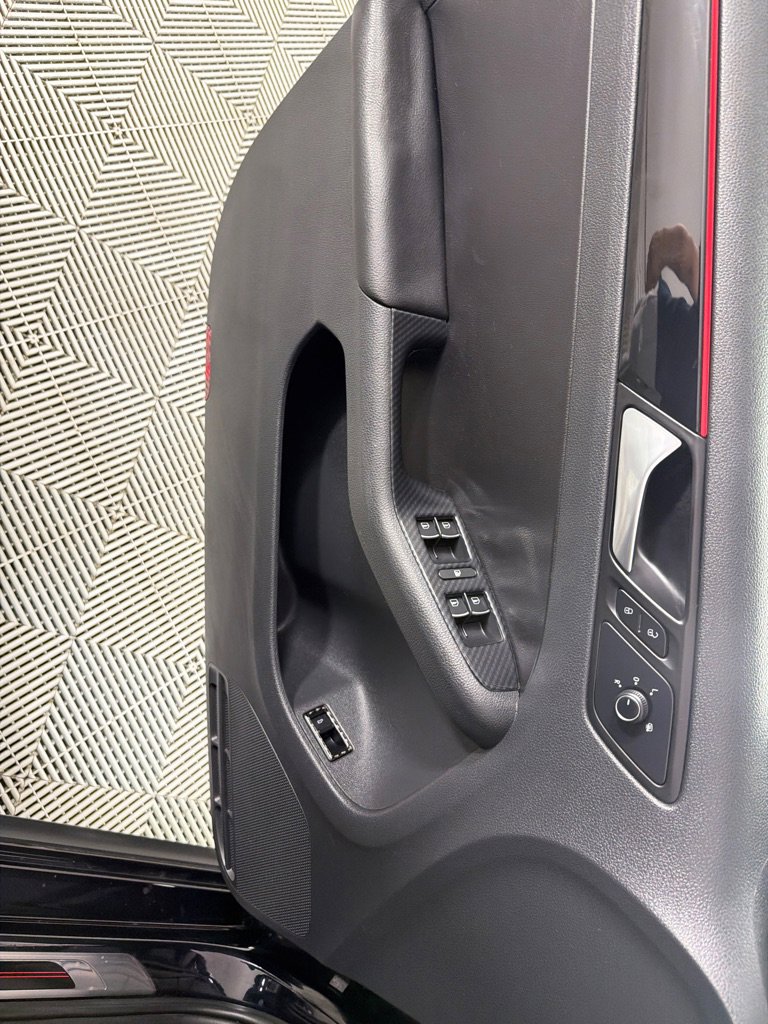 Used 2017 Volkswagen Jetta GLI image 11