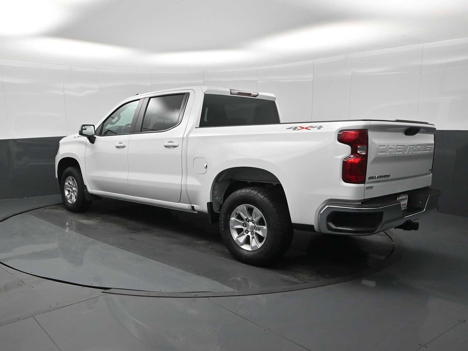 Used 2023 Chevrolet Silverado 1500 LT w/ Work Truck Package image 6