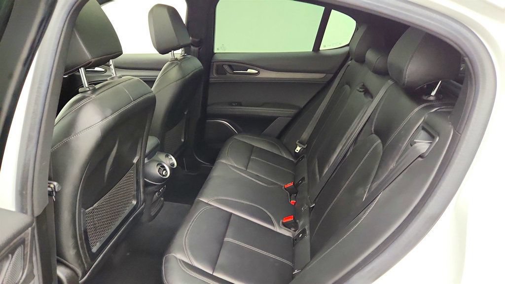 Used 2023 Alfa Romeo Stelvio Ti AWD/4WD image 21