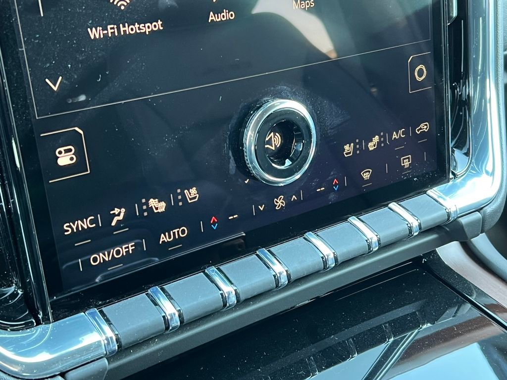 New 2025 GMC Yukon XL Denali w/ Denali Reserve Package image 30