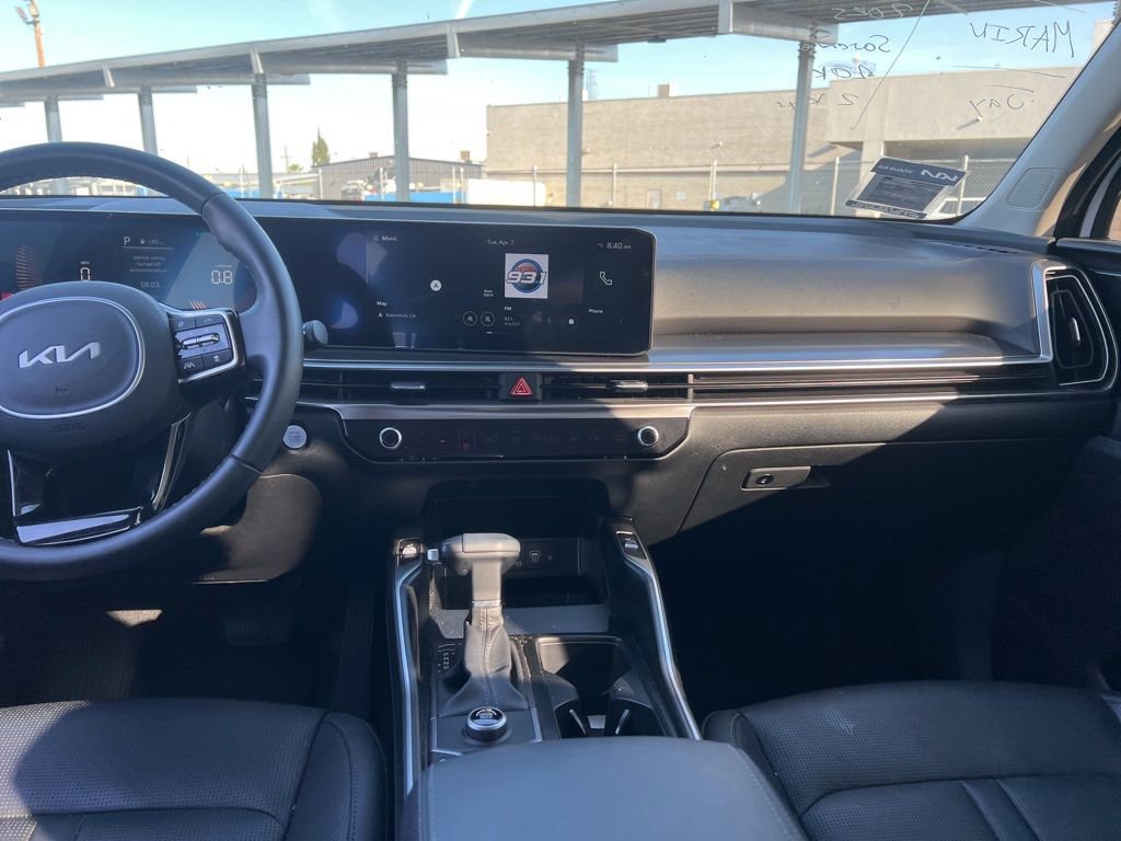 Used 2025 Kia Sorento EX w/ Panoramic Sunroof Package image 12