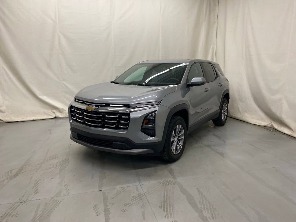 Used 2025 Chevrolet Equinox LT AWD/4WD image 2