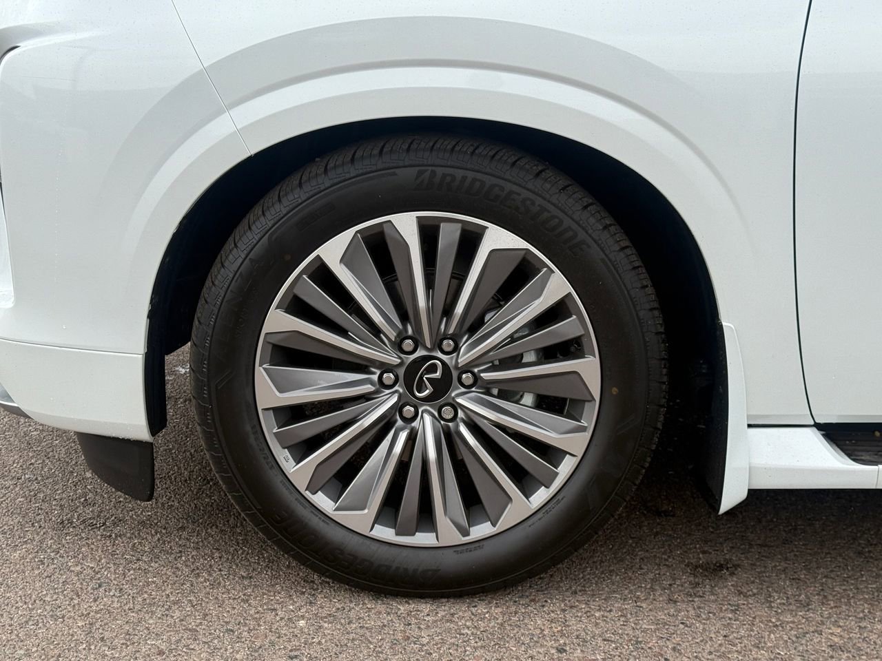 New 2026 INFINITI QX80 Luxe AWD/4WD image 10