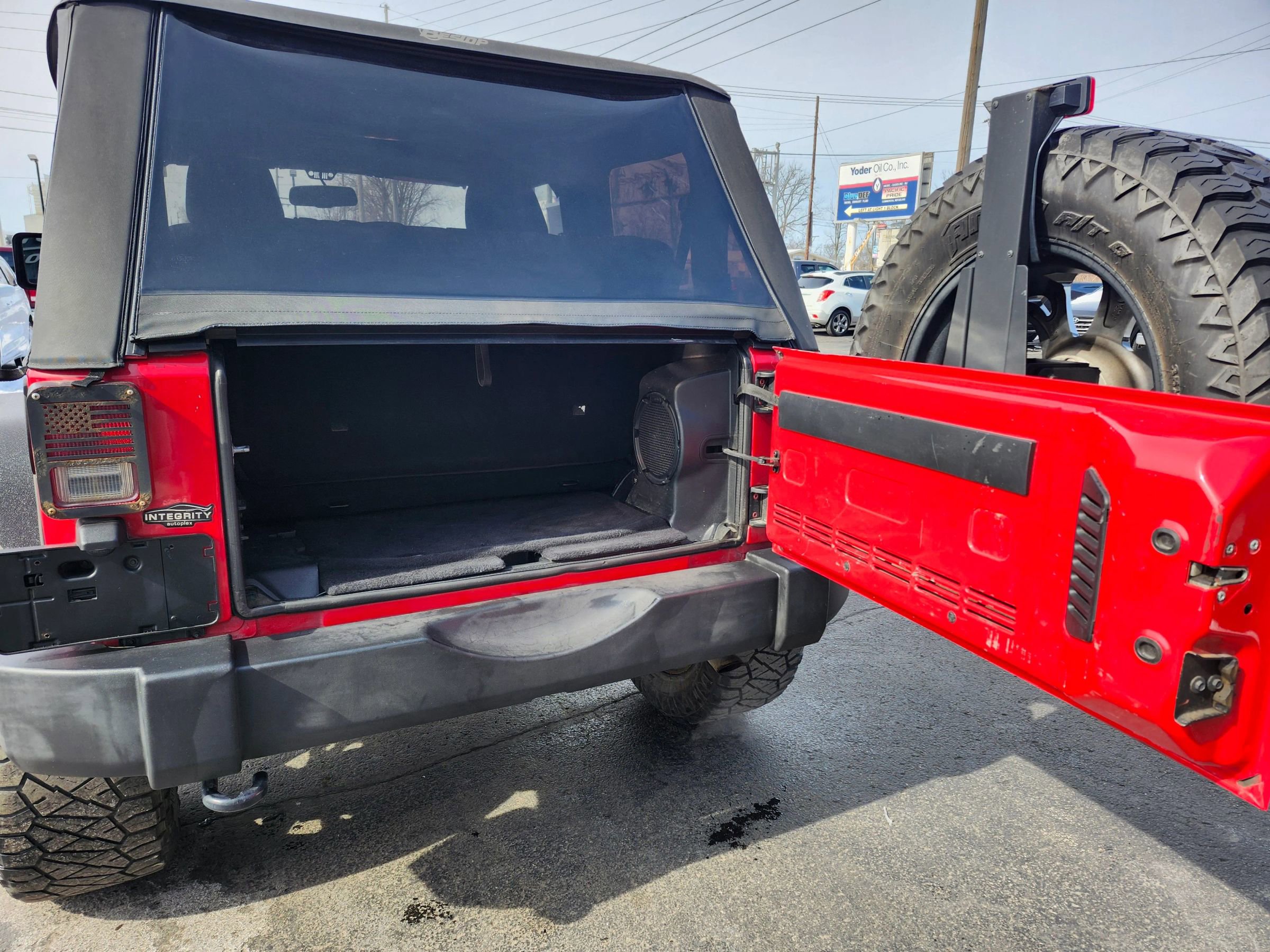 Used 2014 Jeep Wrangler Rubicon w/ Power Convenience Group image 22