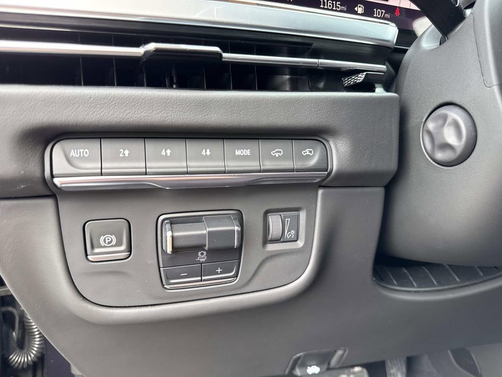 Certified 2025 Cadillac Escalade Premium Luxury Platinum image 32