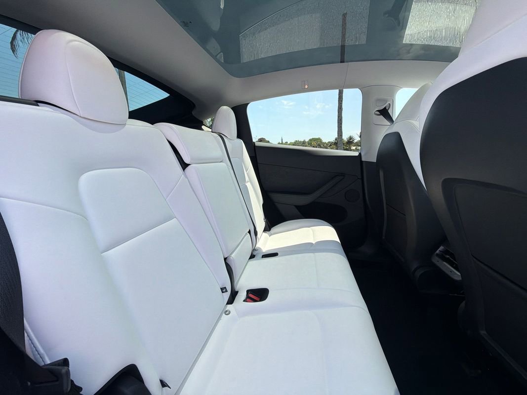 Used 2025 Tesla Model Y Long Range image 16