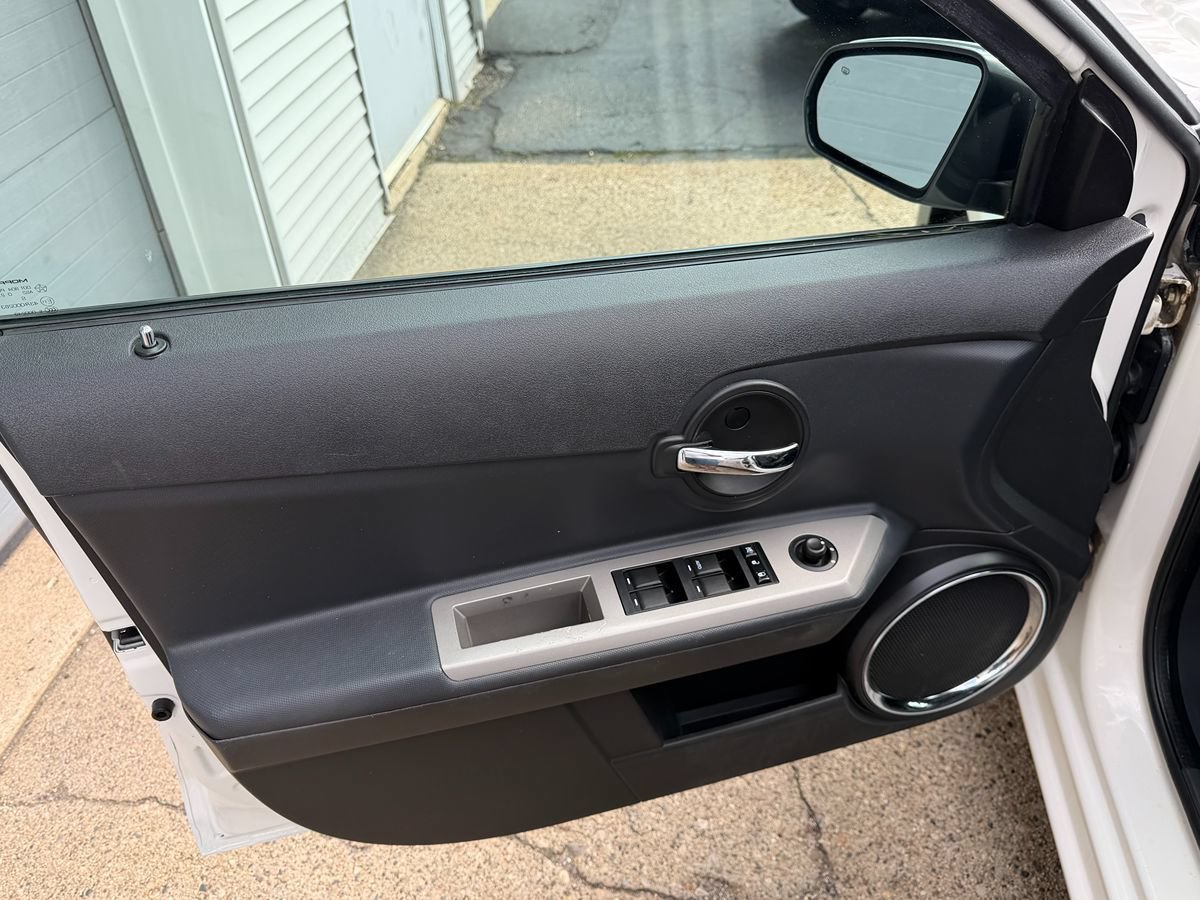 Used 2010 Dodge Avenger Express FWD image 22