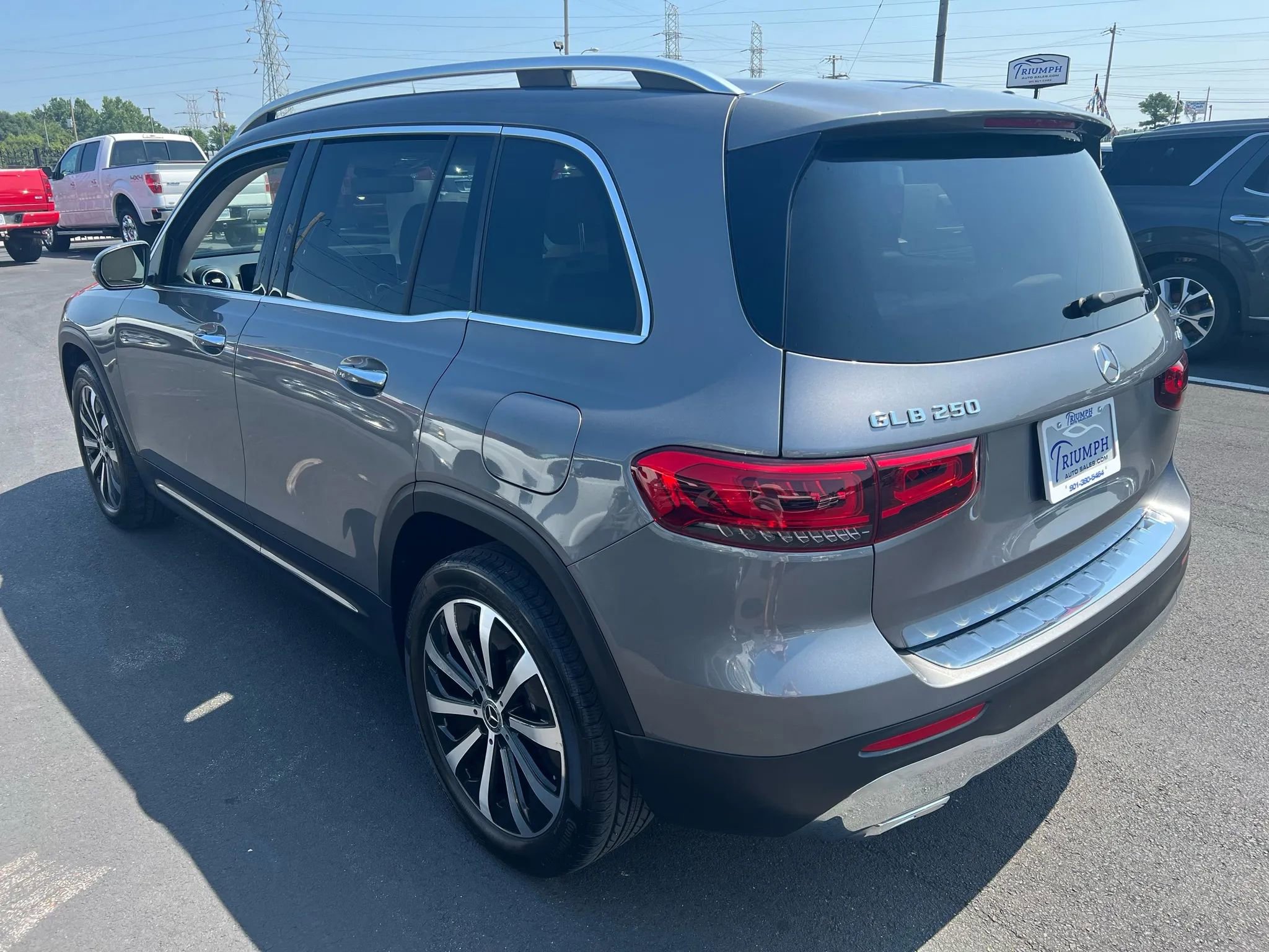 Used 2021 Mercedes-Benz GLB 250 4MATIC image 4