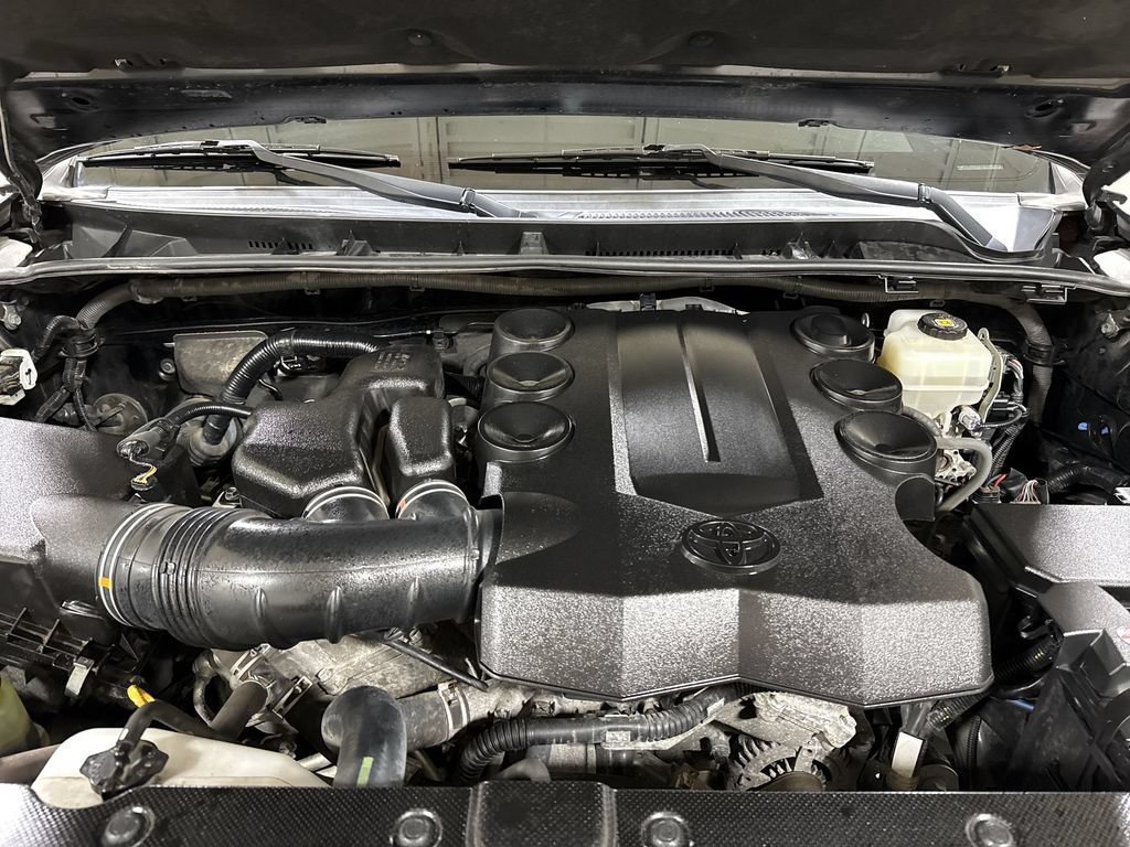 Used 2018 Toyota 4Runner Limited AWD/4WD image 26
