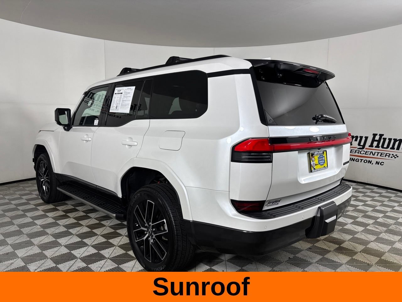 Used 2024 Lexus GX 550 w/ Cold Area Package AWD/4WD image 9