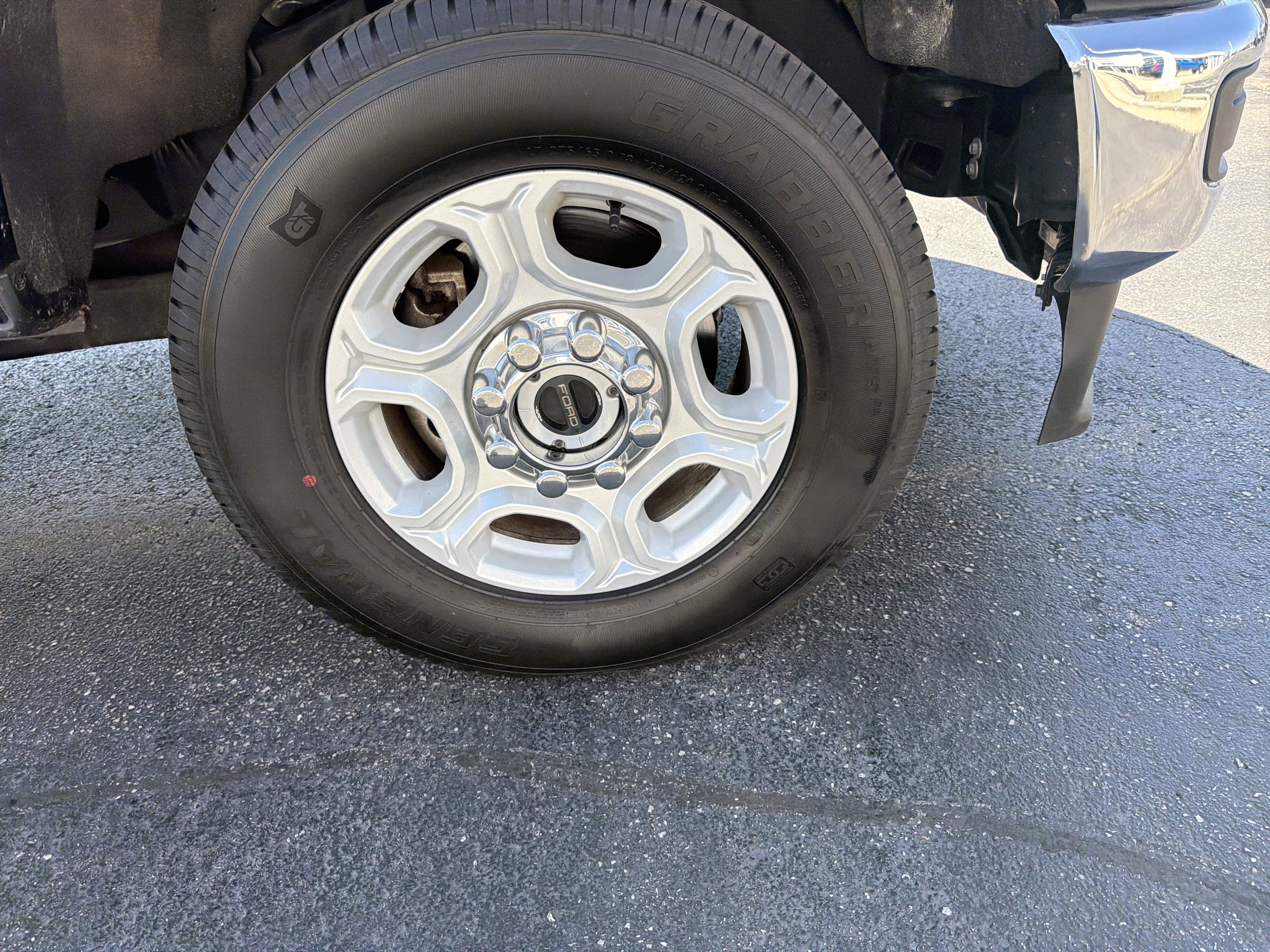 Certified 2025 Ford F250 XLT image 11