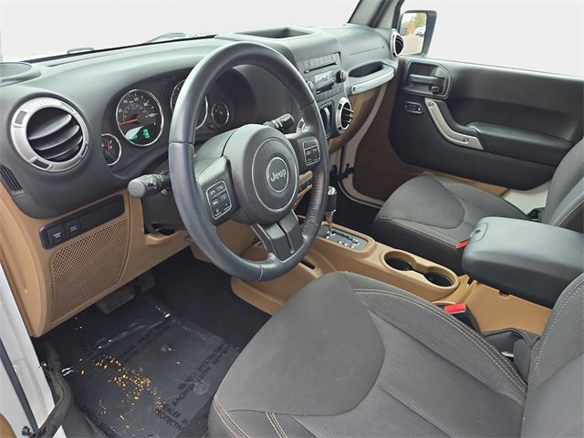 Used 2015 Jeep Wrangler Rubicon w/ Power Convenience Group image 18