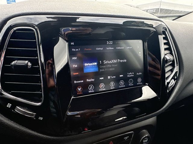Used 2019 Jeep Compass Latitude image 13