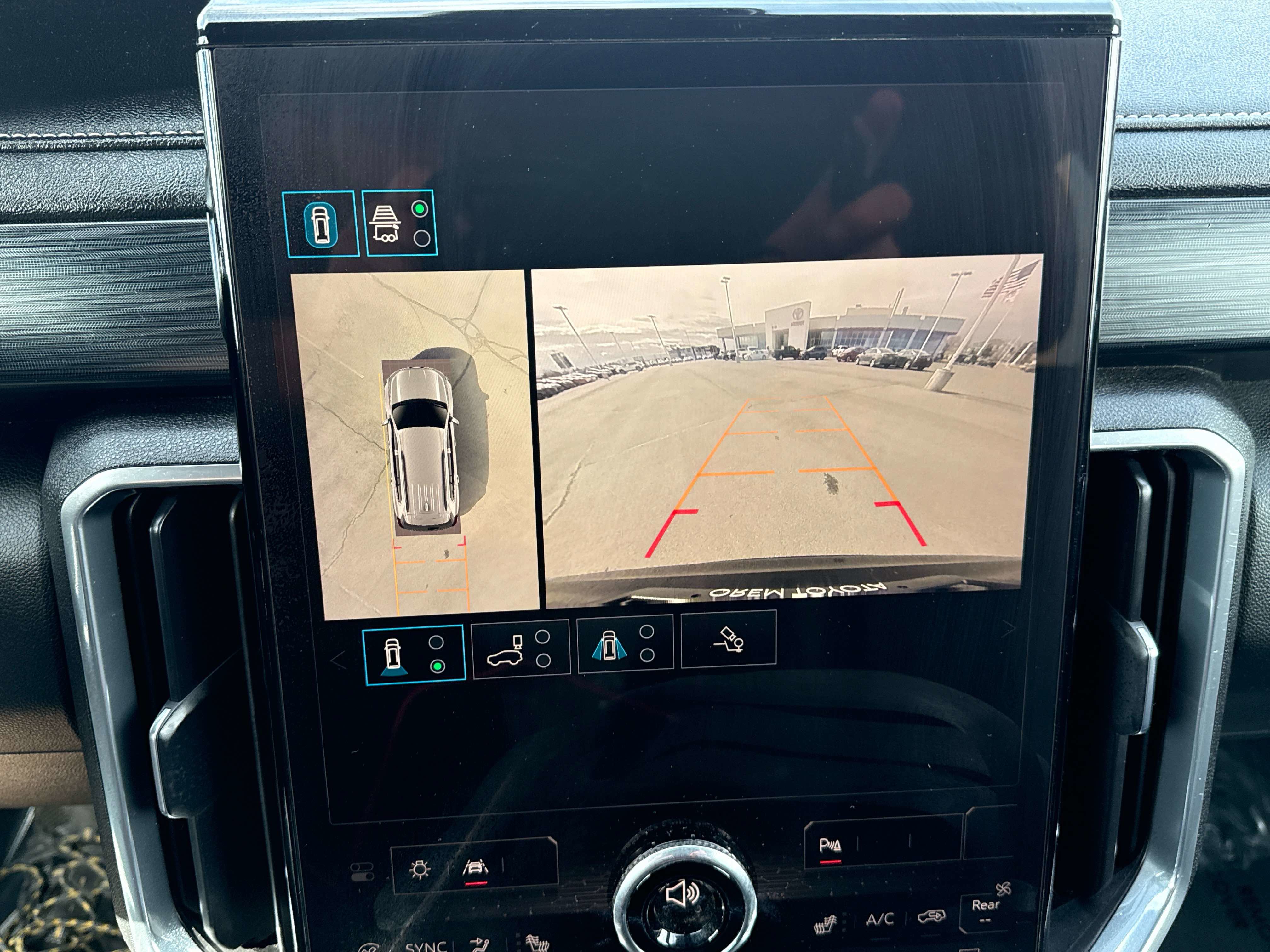 Used 2024 GMC Acadia Elevation image 24