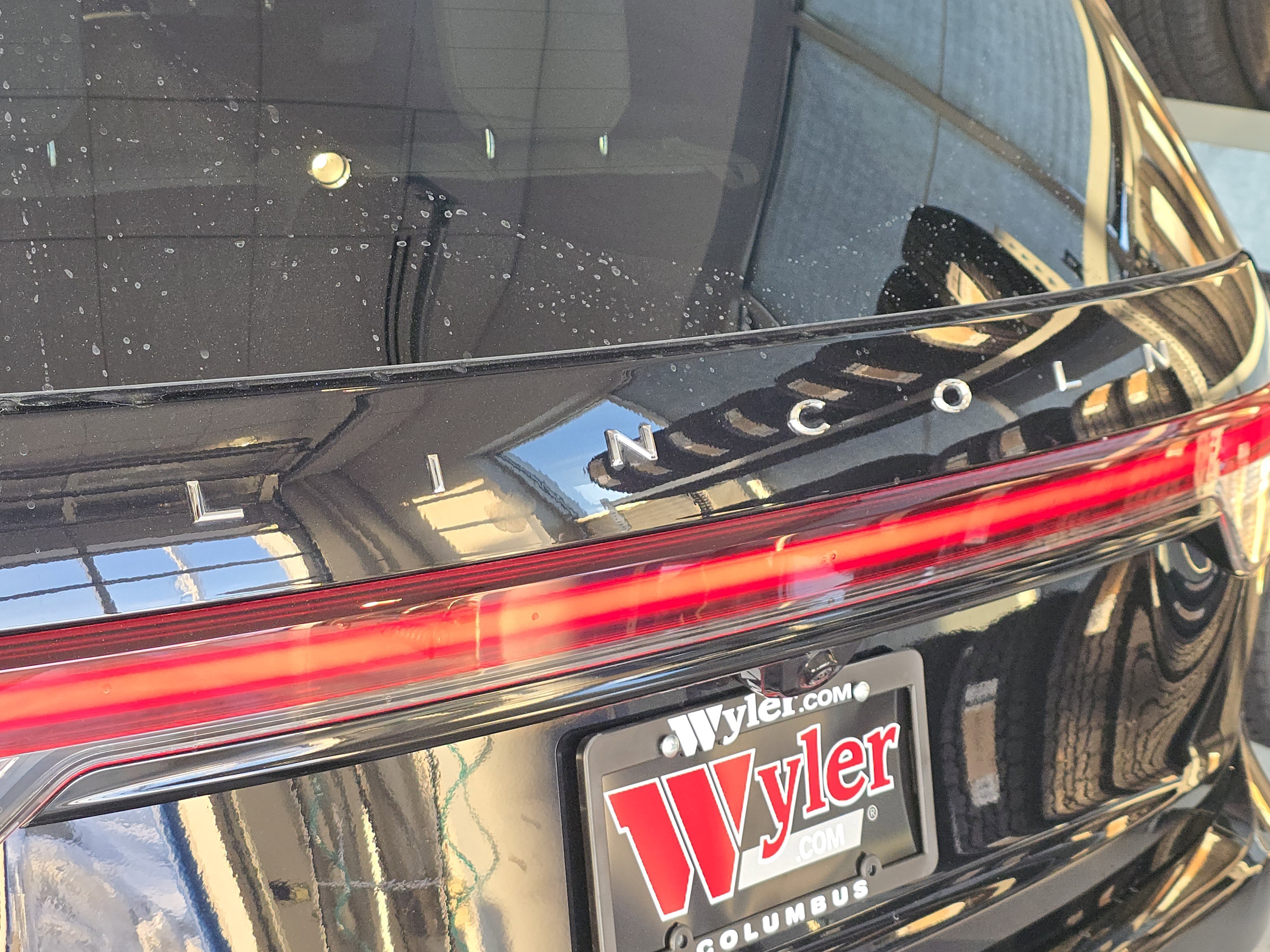 Used 2025 Lincoln Aviator AWD image 16