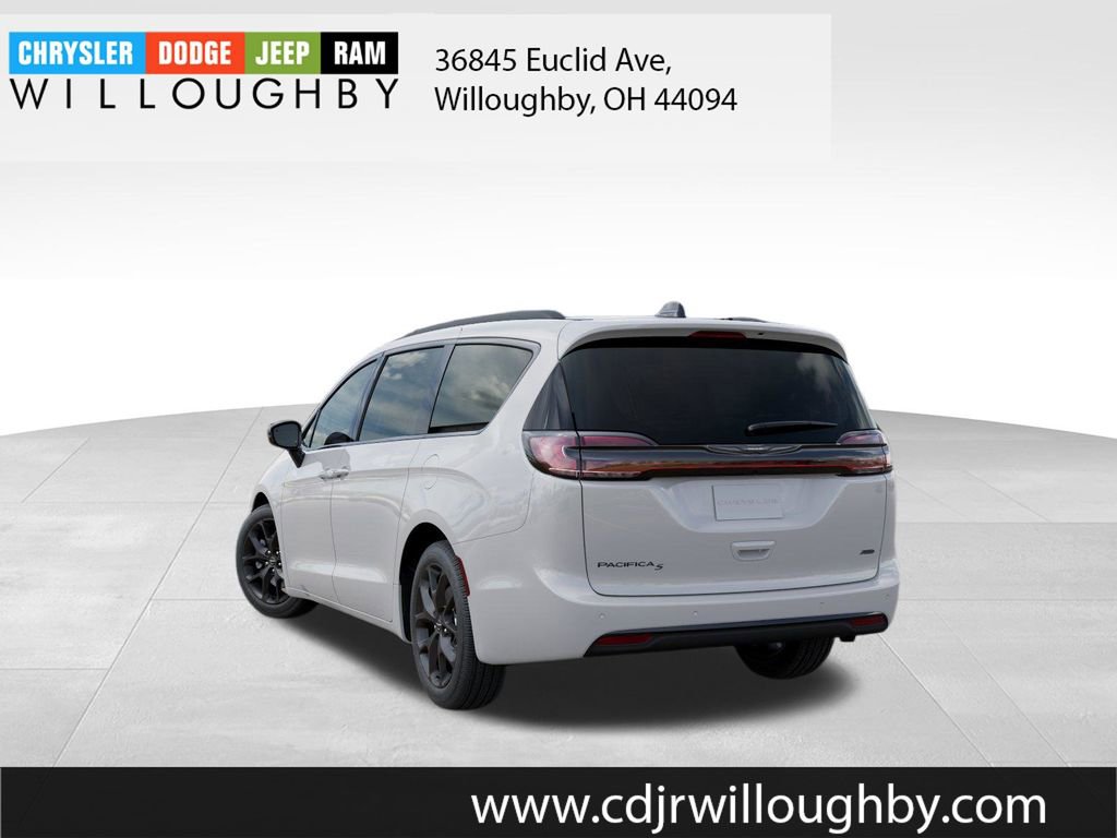New 2026 Chrysler Pacifica Select w/ S Appearance Package AWD/4WD image 3
