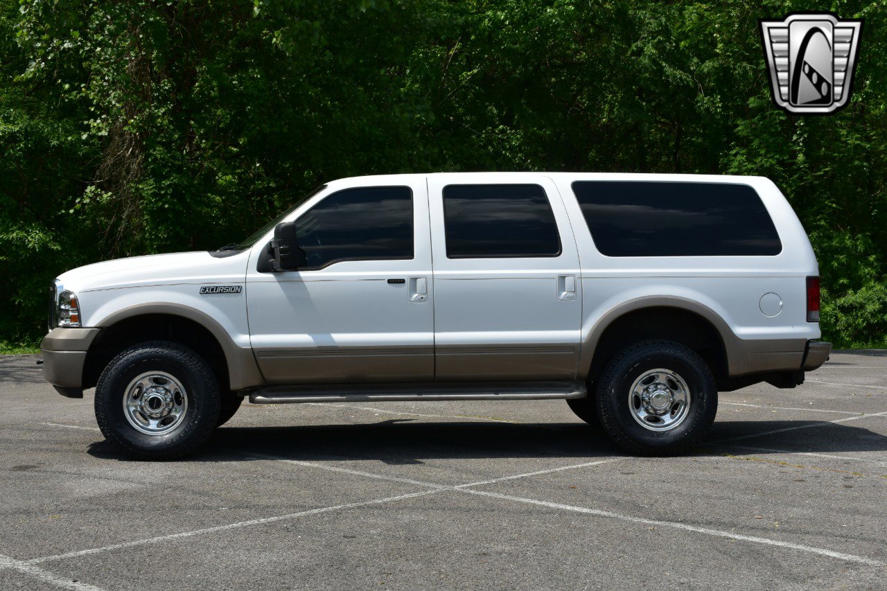 Used 2005 Ford Excursion Eddie Bauer image 25