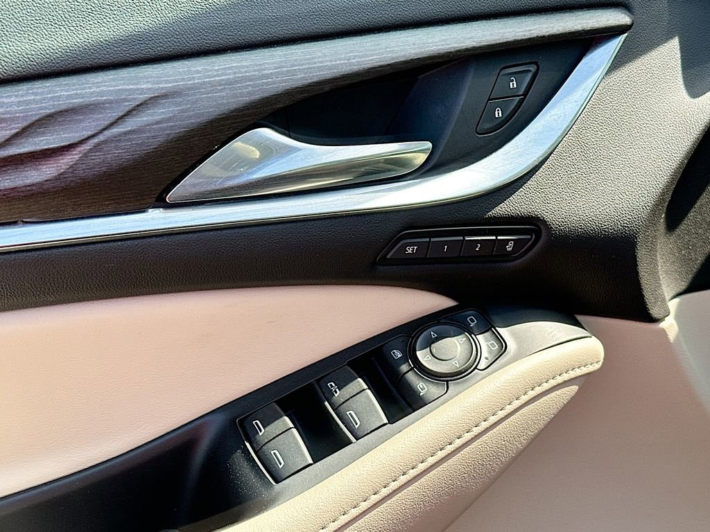 Used 2023 Buick Enclave Avenir w/ Avenir Technology Package image 21