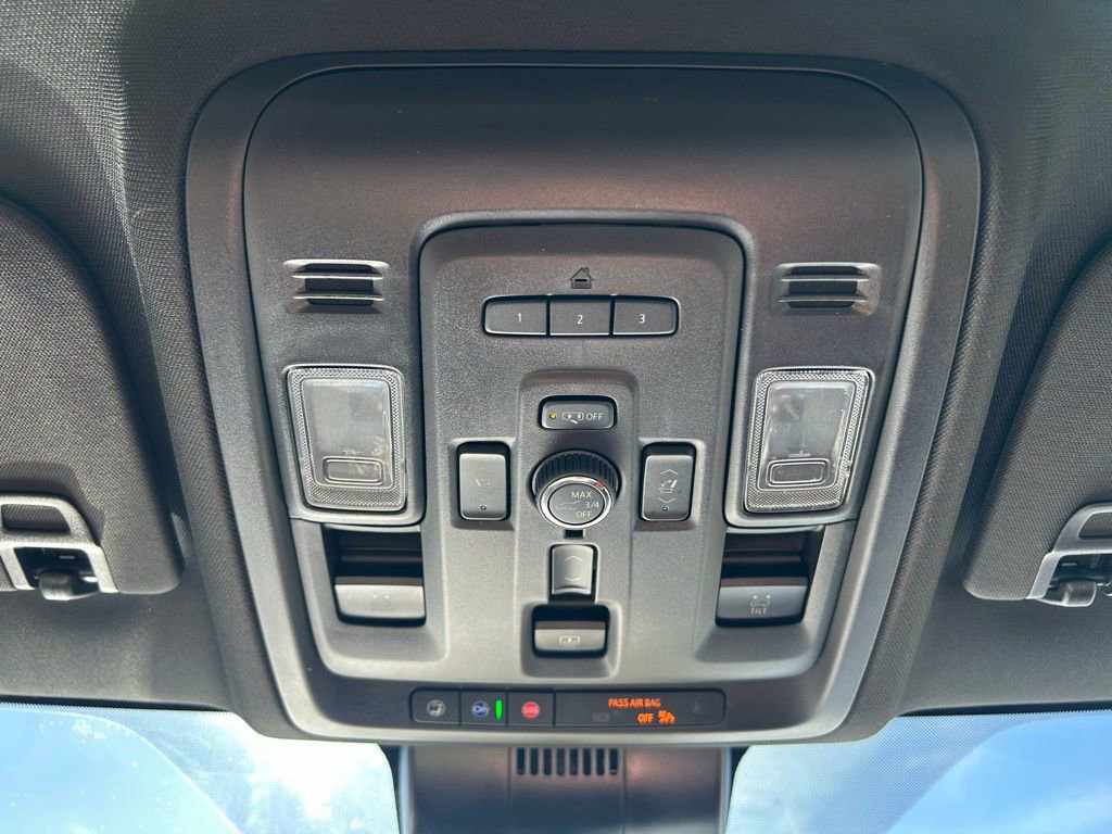 Used 2023 GMC Yukon XL Denali image 23