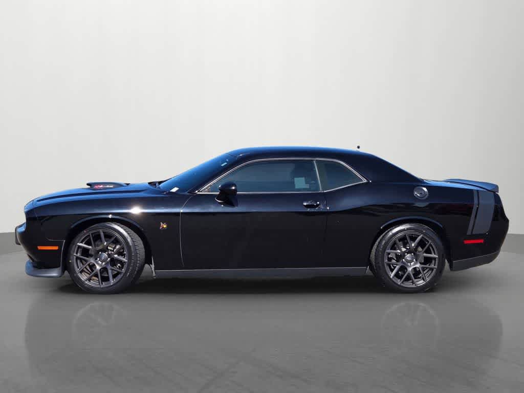 Used 2017 Dodge Challenger R/T Scat Pack RWD image 3
