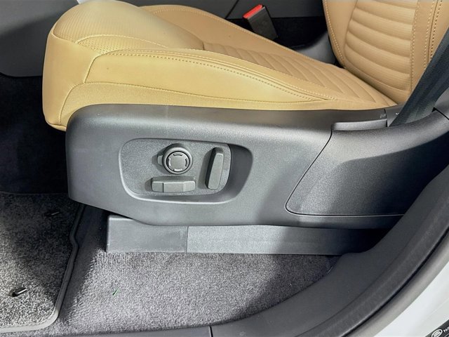 Used 2025 Land Rover Discovery Dynamic SE image 22