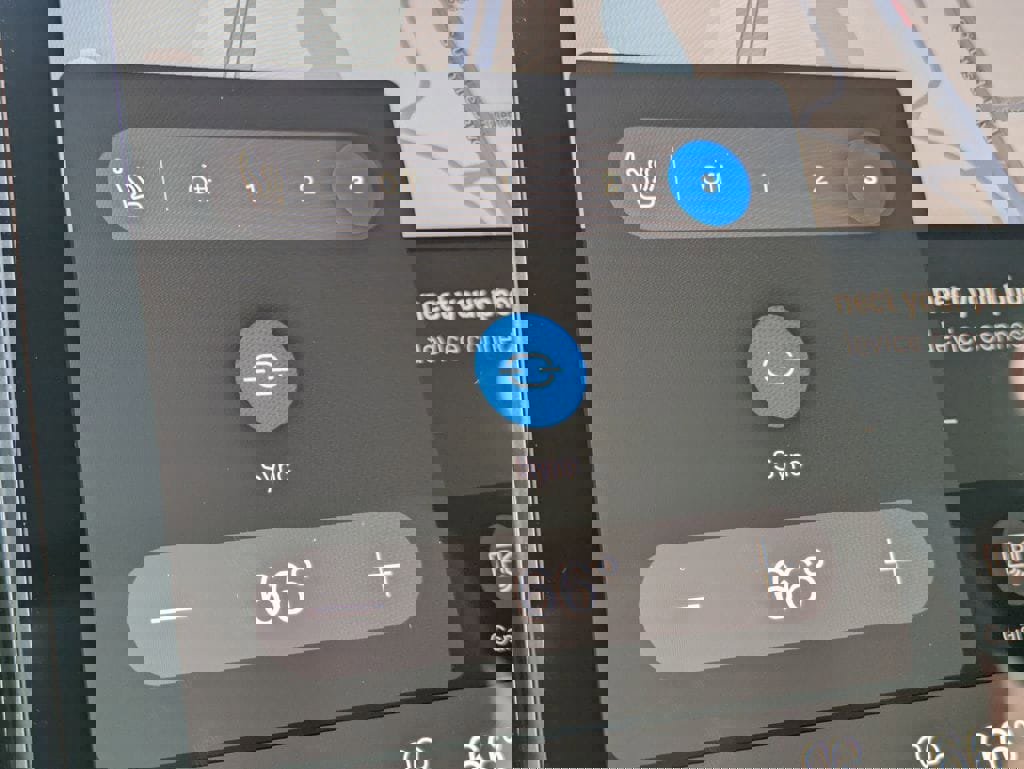 New 2026 Volvo XC60 T8 Core image 31