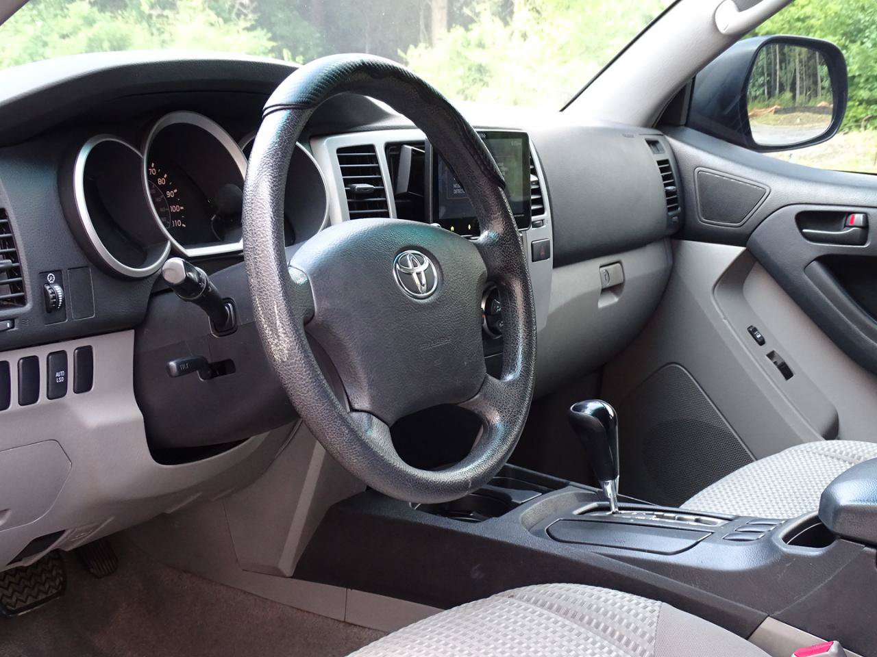 Used 2006 Toyota 4Runner SR5 RWD image 19