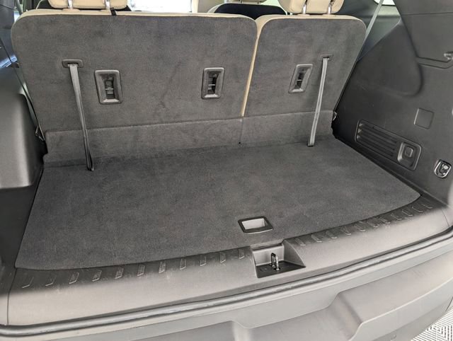 Used 2022 Chevrolet Traverse LT image 29