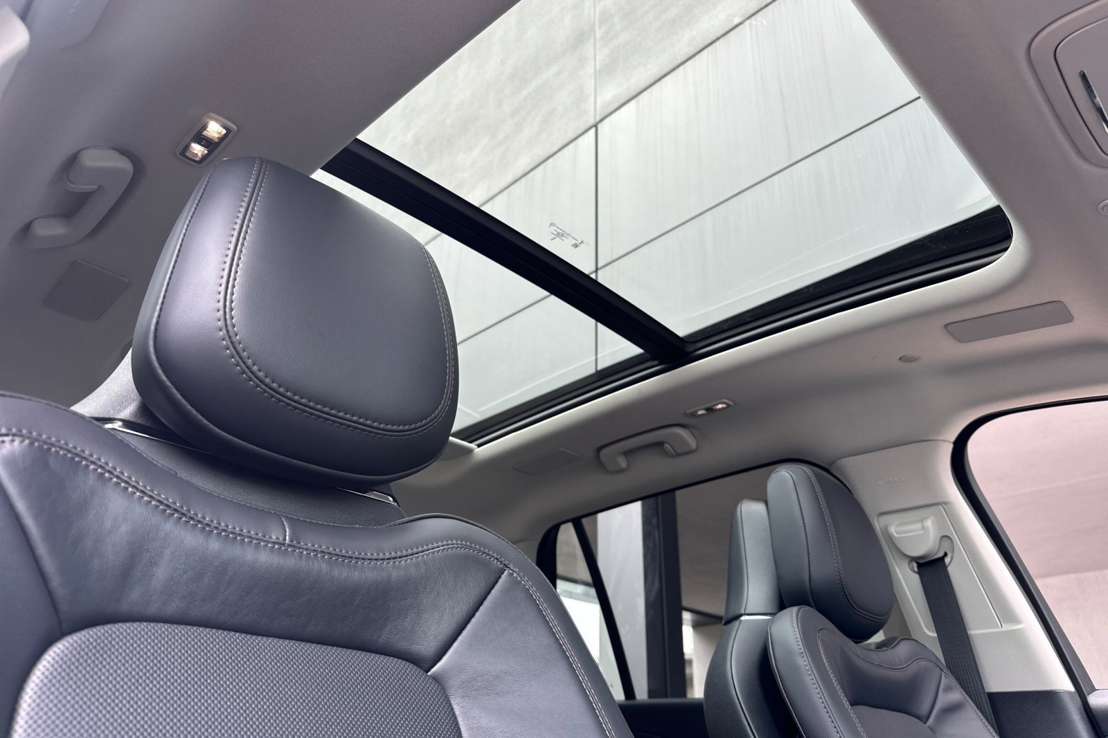 New 2025 Lincoln Aviator Reserve w/ Luxury Package image 16