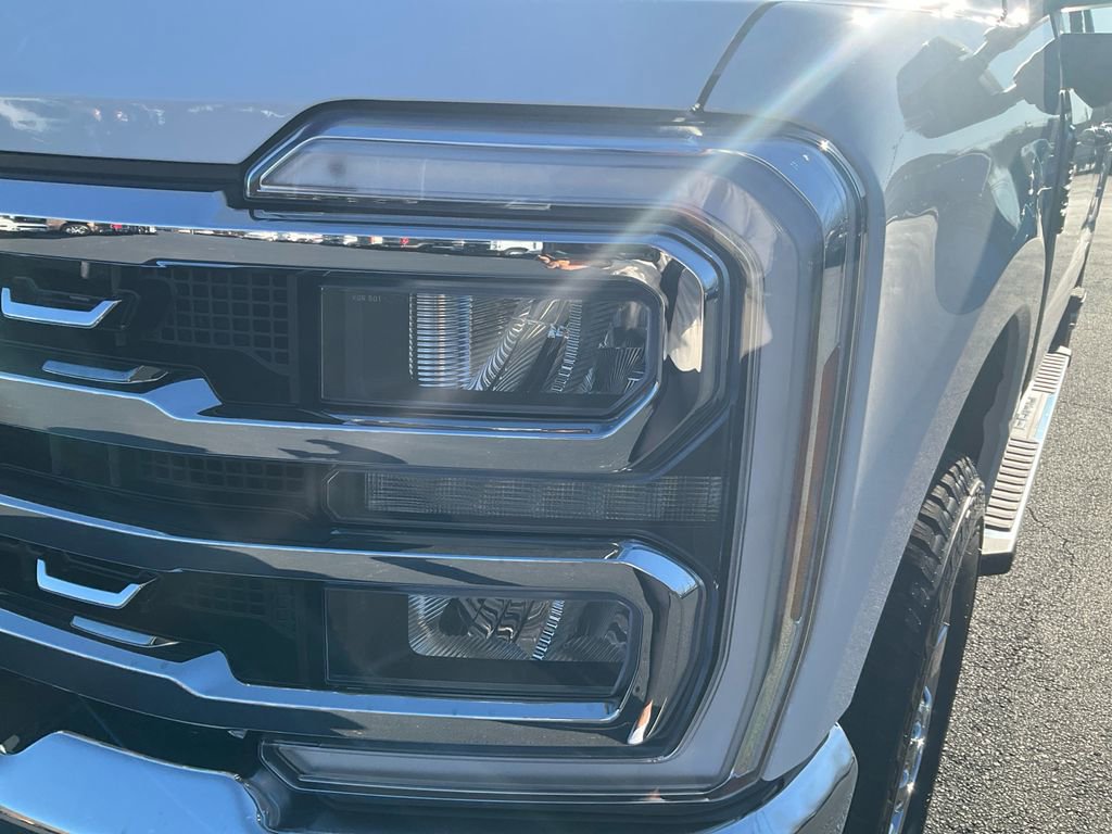 New 2026 Ford F250 Lariat w/ Chrome Package image 9