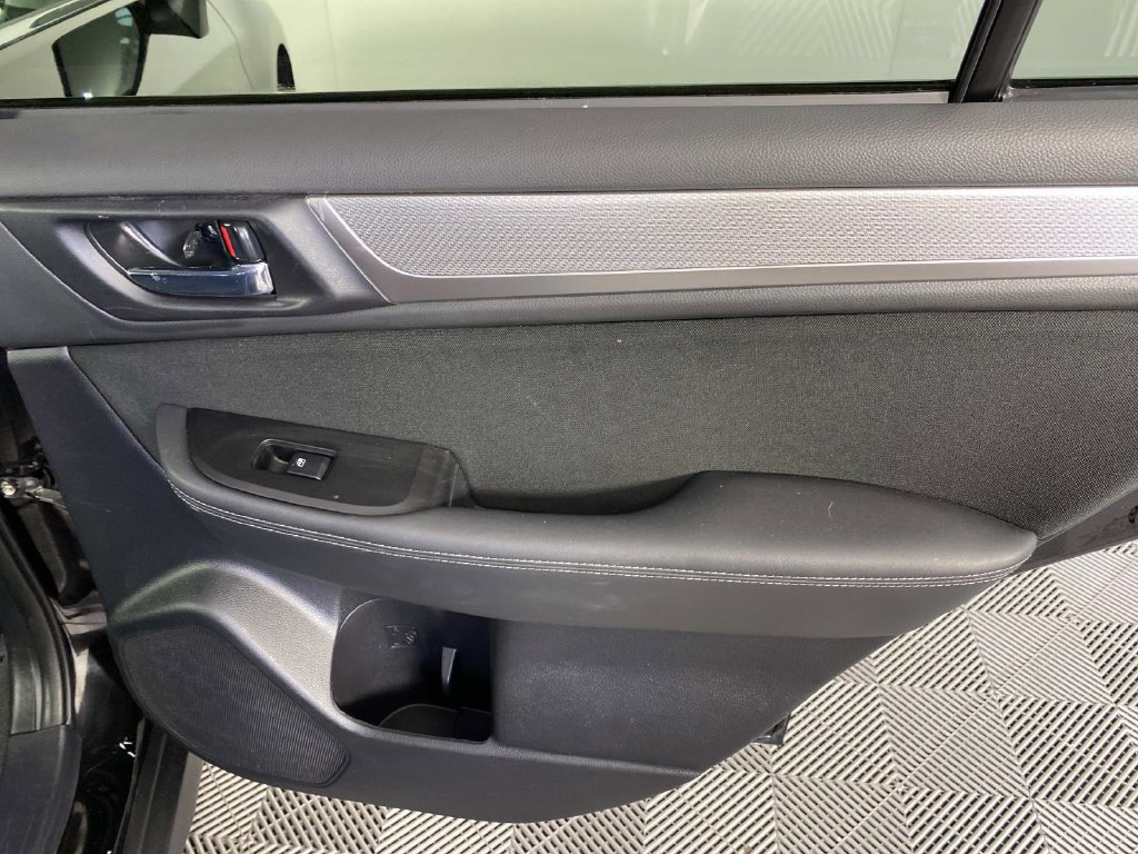 Used 2018 Subaru Outback 2.5i Premium AWD/4WD image 27
