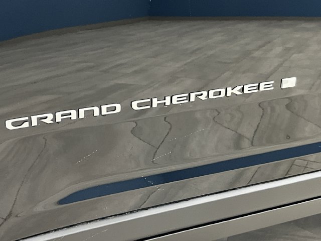 New 2026 Jeep Grand Cherokee Limited w/ Luxury Tech Group II AWD/4WD image 36