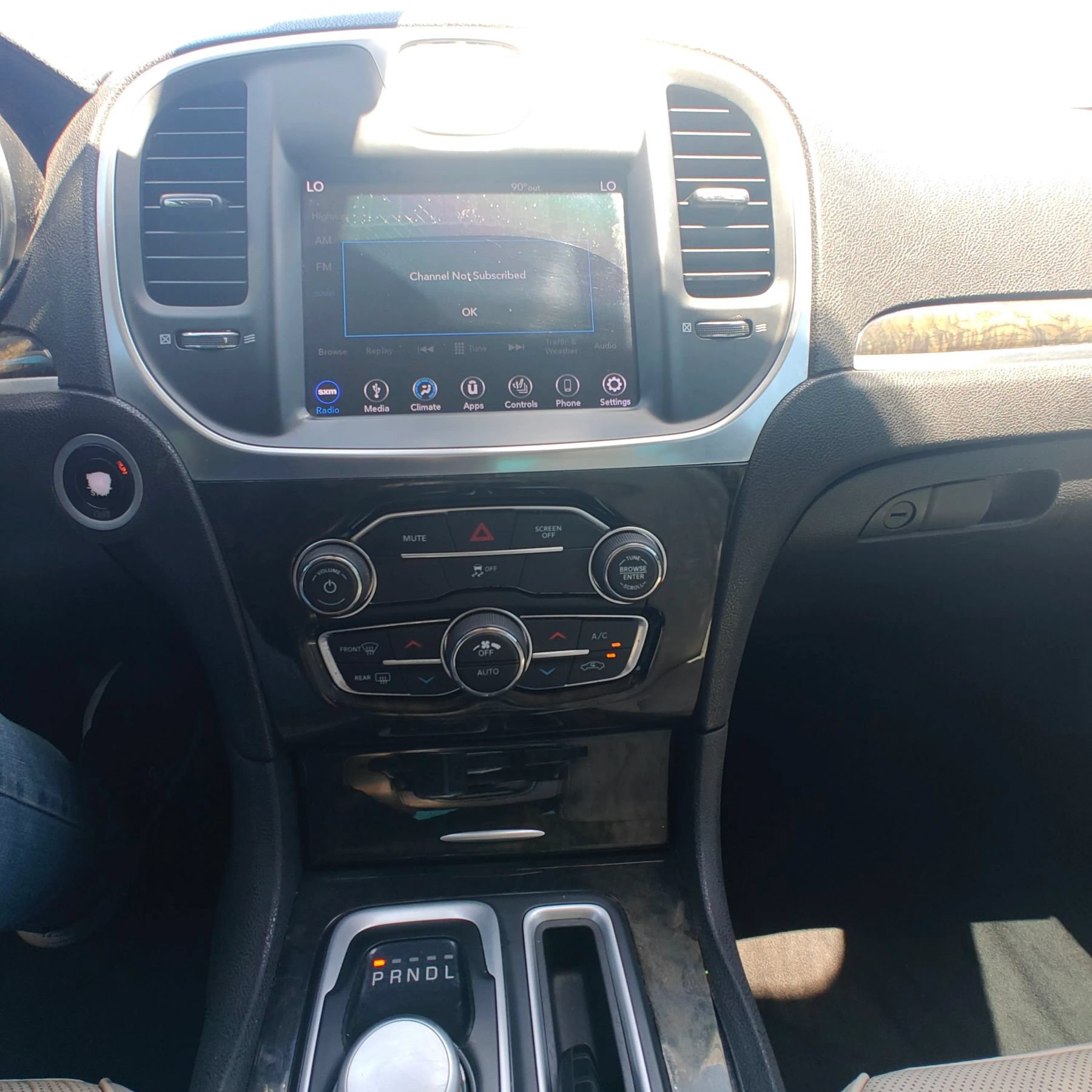 Used 2018 Chrysler 300 Limited RWD image 19