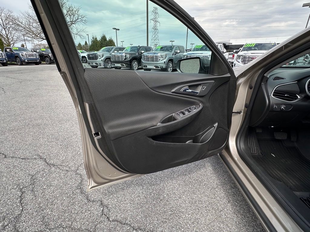Used 2022 Chevrolet Malibu LS image 23