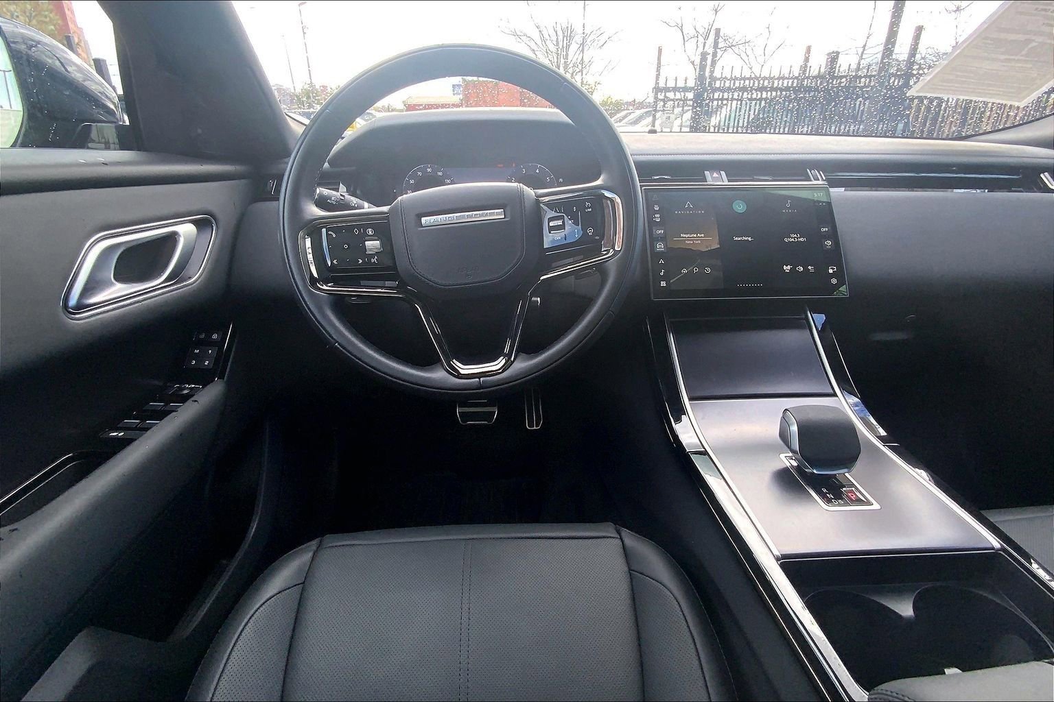 Used 2026 Land Rover Range Rover Velar Dynamic SE AWD/4WD image 5