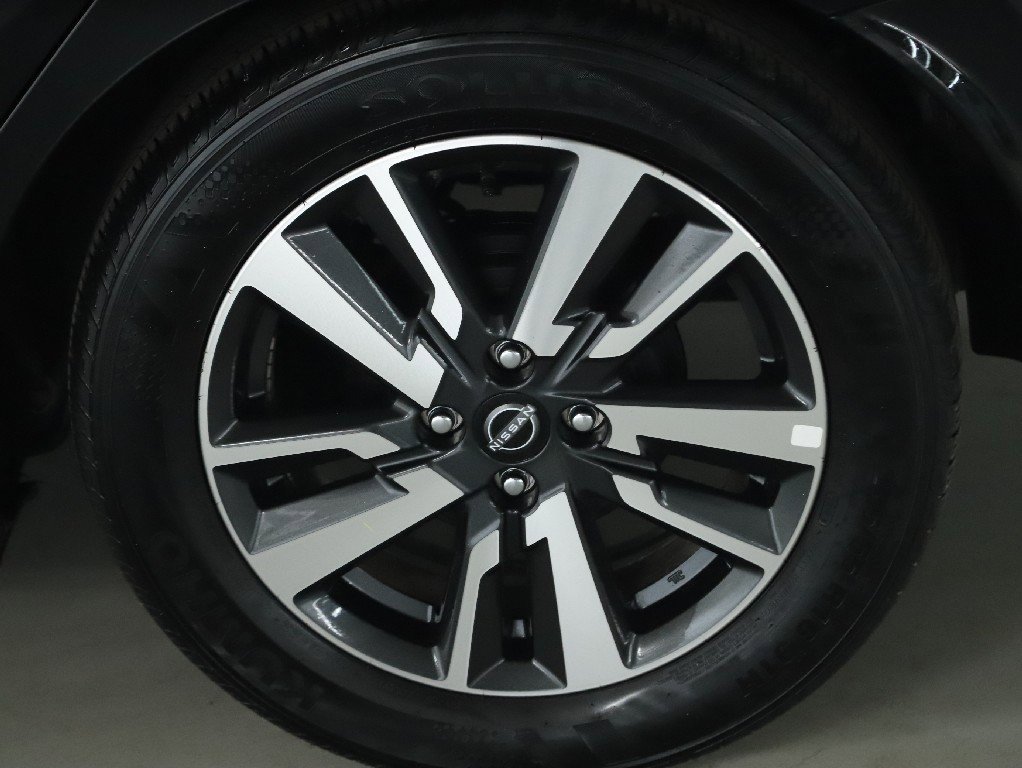 Certified 2025 Nissan Versa SV image 37