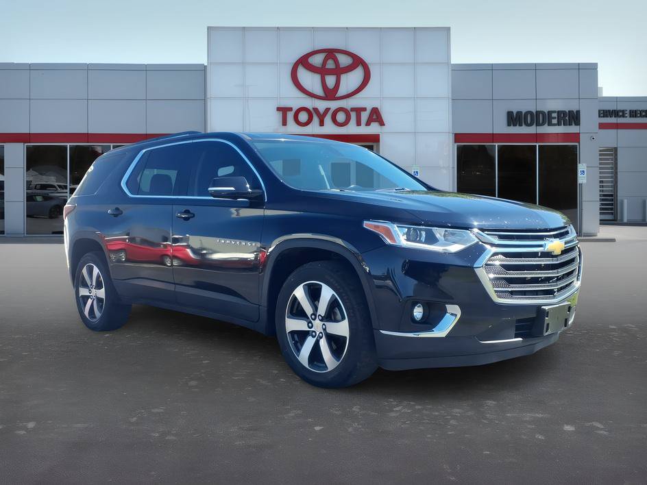 Used 2020 Chevrolet Traverse LT w/ LT Premium Package AWD/4WD image 7