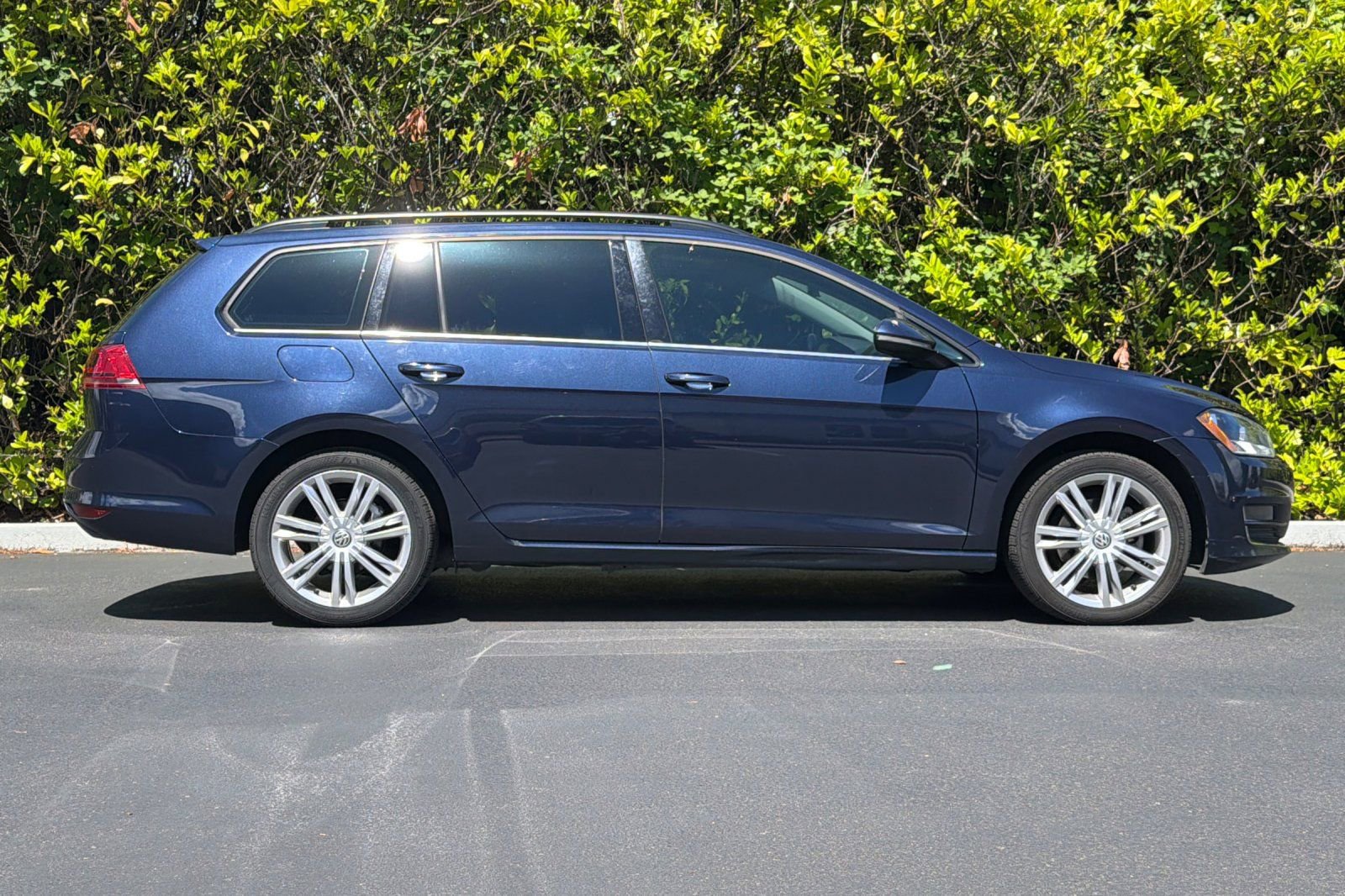 Used 2015 Volkswagen Golf TDI SEL FWD image 3