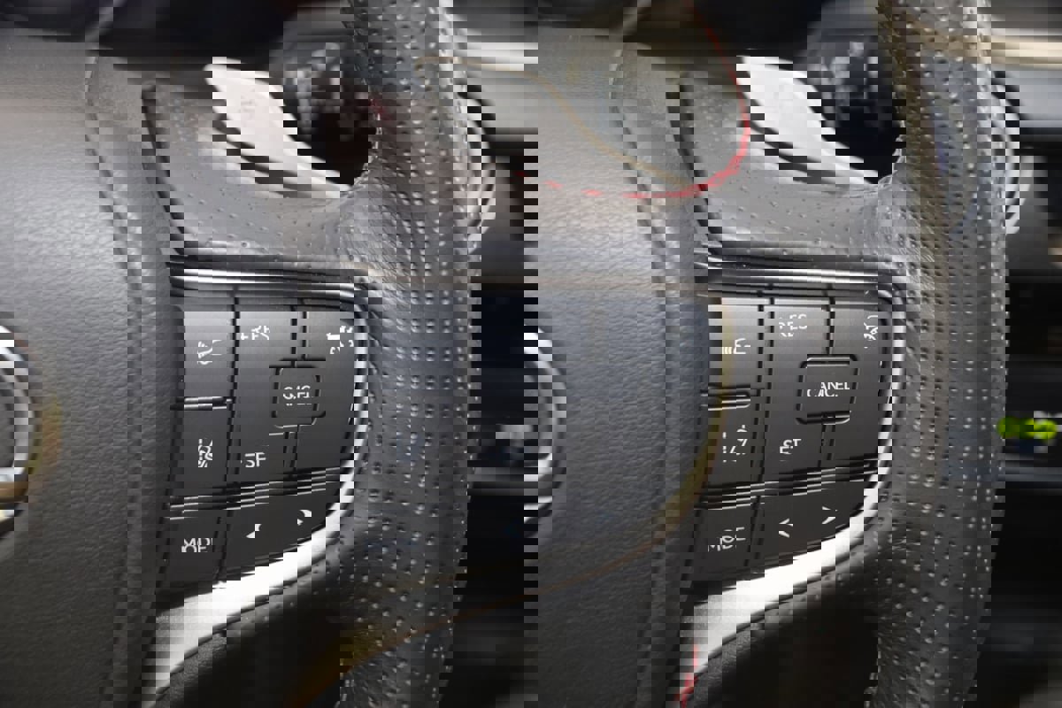 Used 2020 Lexus UX 250h F Sport image 37