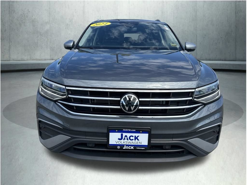 Used 2024 Volkswagen Tiguan Wolfsburg Edition AWD/4WD image 11